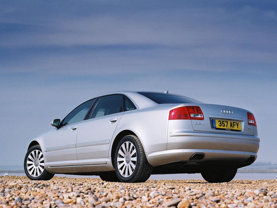  Audi A8 L 6.0 Quattro (D3) 2005 года  (UK) (фото 2 из 2)